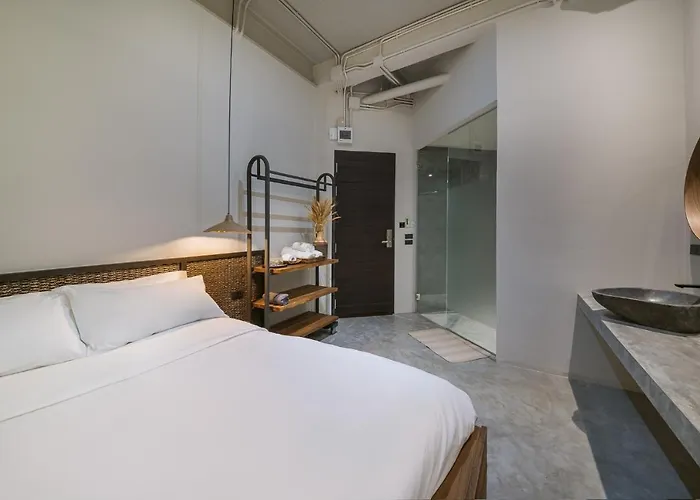 Siam Shelter 3*